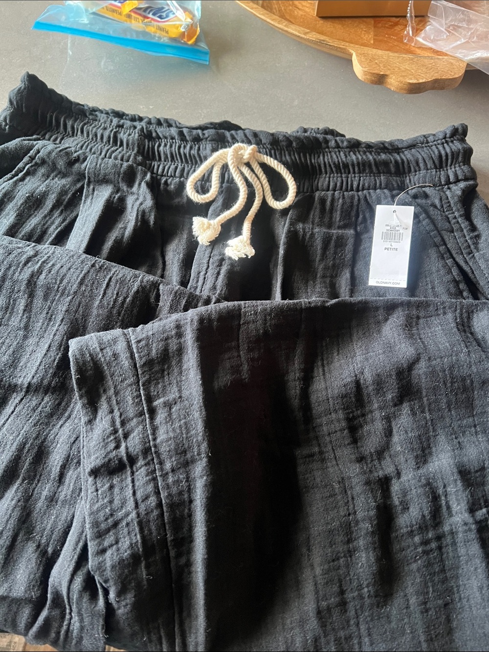 Old Navy Black Cropped Drawstring Pants